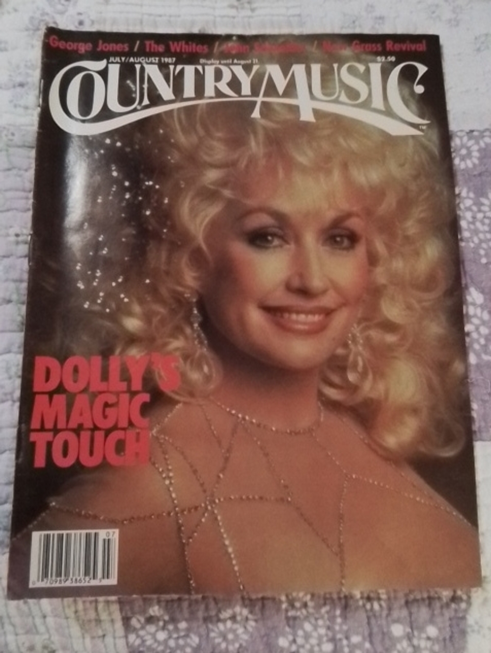 Country Music Magazine - Dolly Parton Cover (Blonde/White)